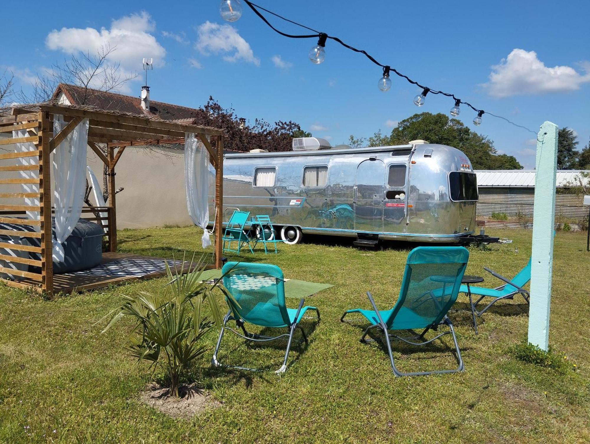 Hotel Vintage Camp à Chabris Extérieur photo