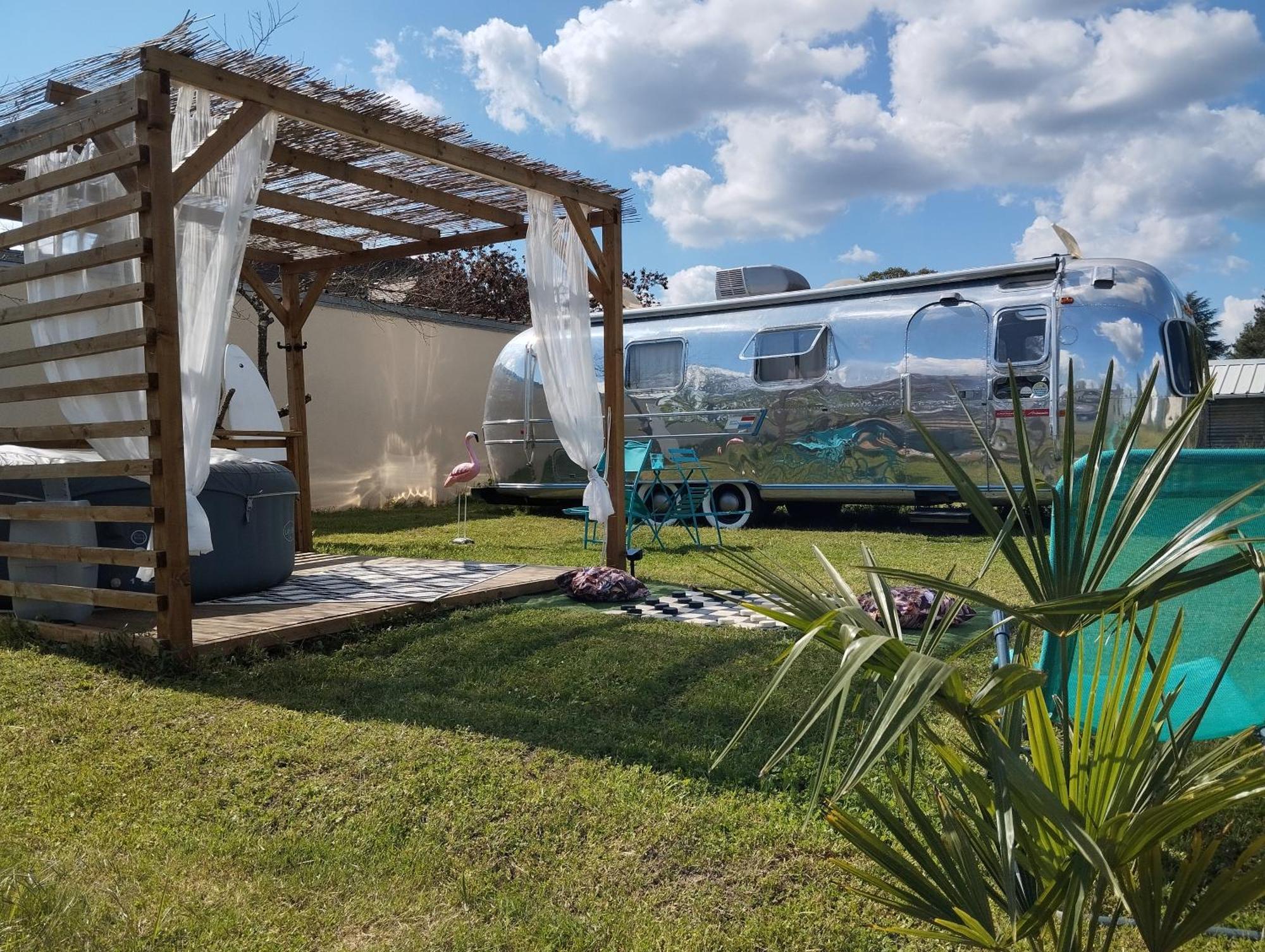 Hotel Vintage Camp à Chabris Extérieur photo