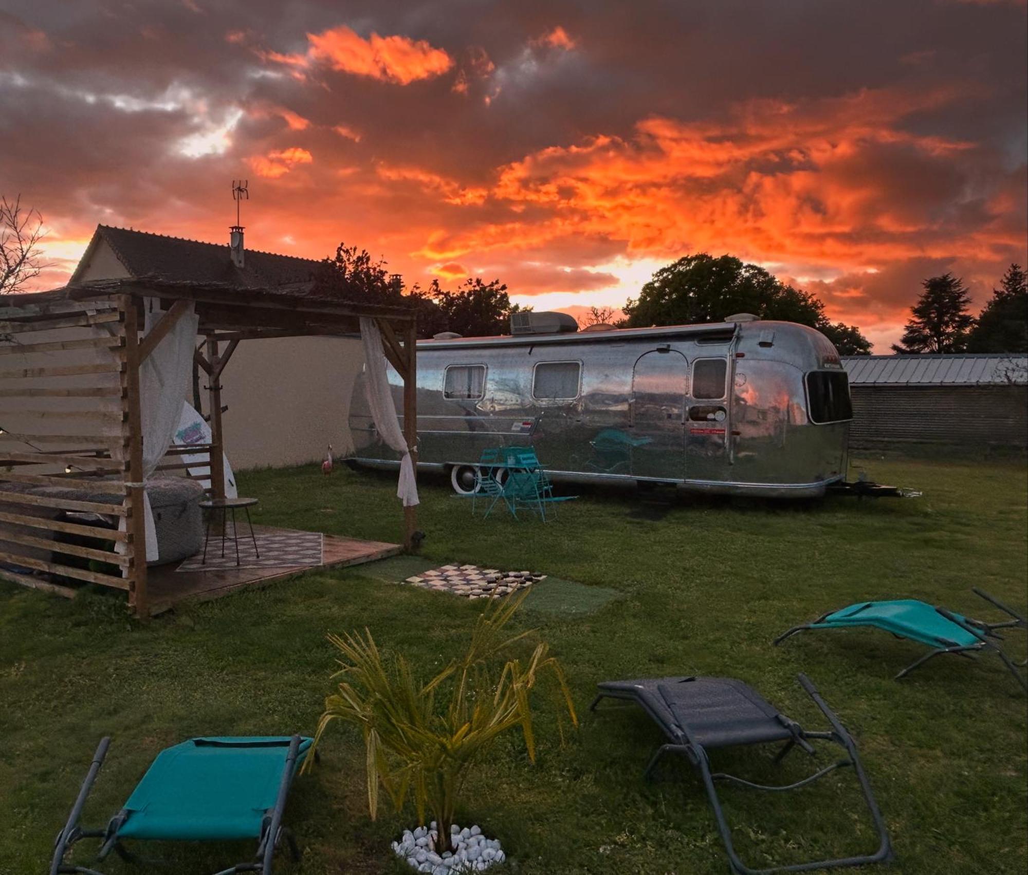 Hotel Vintage Camp à Chabris Extérieur photo